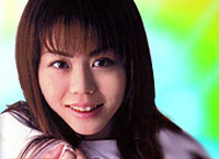 日高マリア ホワイトTシャツの中身