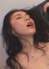 激しい腰使い / 真琴 礼子