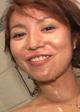 溢れ出る淫液 / 奈津美