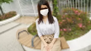 2穴同時バイブで取り乱すスレンダー女子に肛内射精