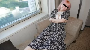 がっつくおぢちゃんの相手させられ若いセフレ嬢ぐったり